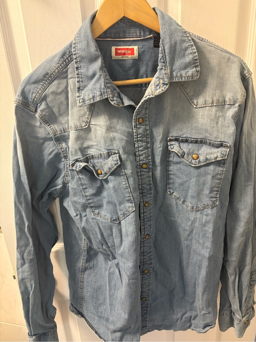 Wrangler Light Blue Denim Western Button-Down Shirt for Men